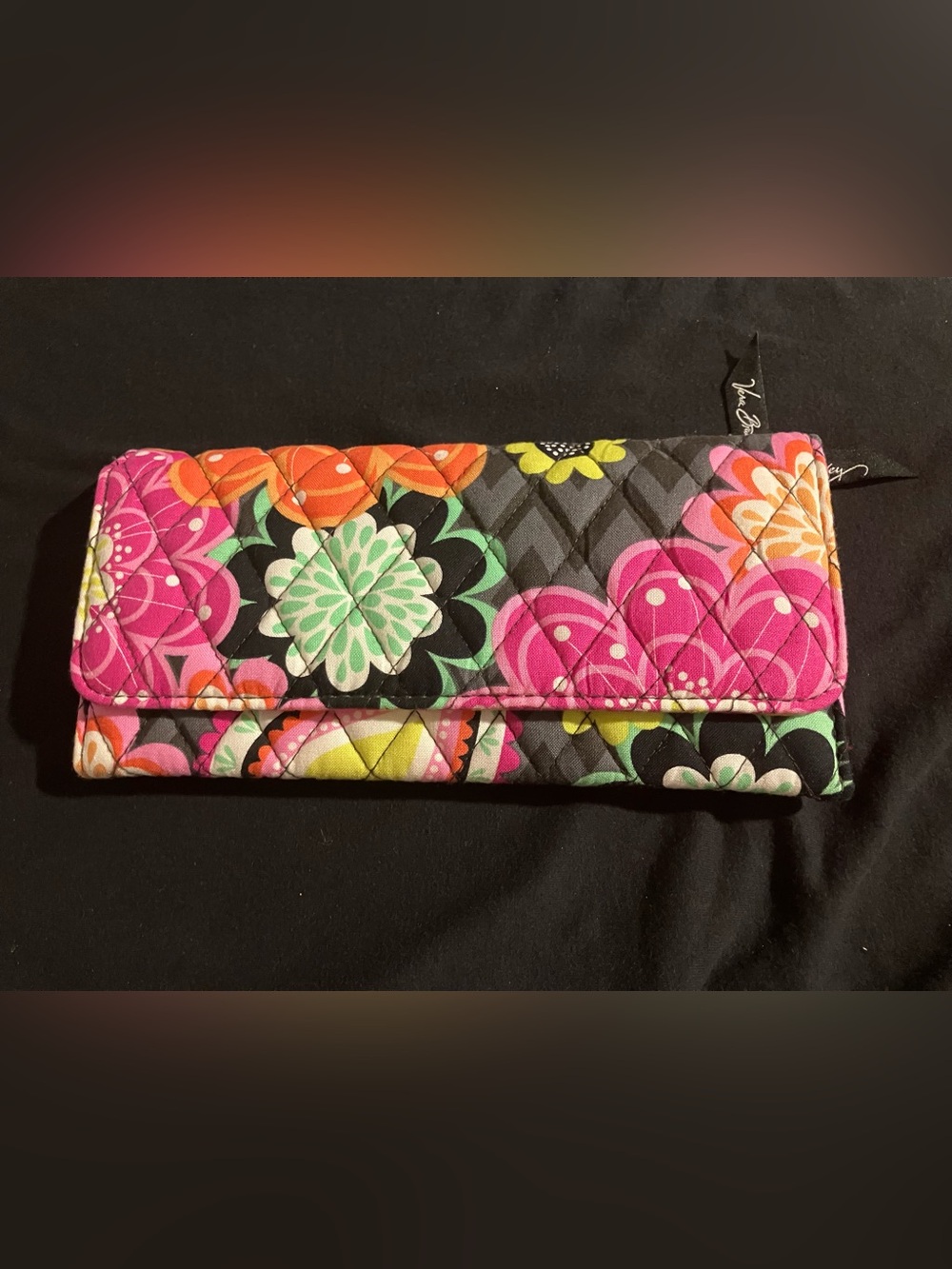 Vera Bradley Ziggy Zinnia Floral Patterned Trifold Wallet.